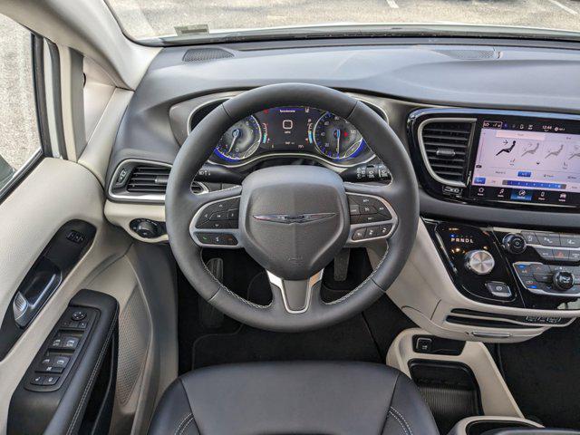 used 2024 Chrysler Pacifica car, priced at $35,385