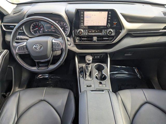 used 2020 Toyota Highlander car, priced at $27,995