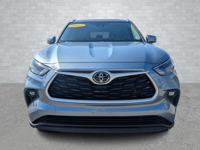 used 2022 Toyota Highlander car, priced at $29,995