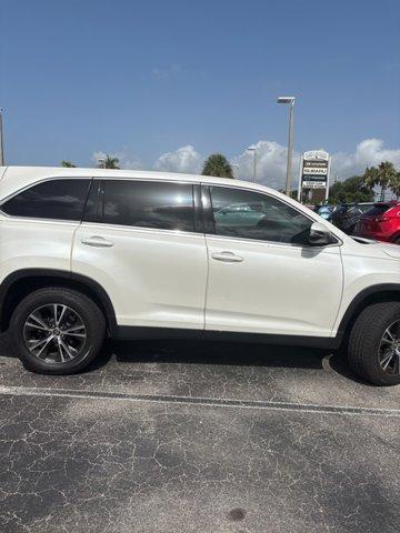 used 2019 Toyota Highlander car, priced at $19,251