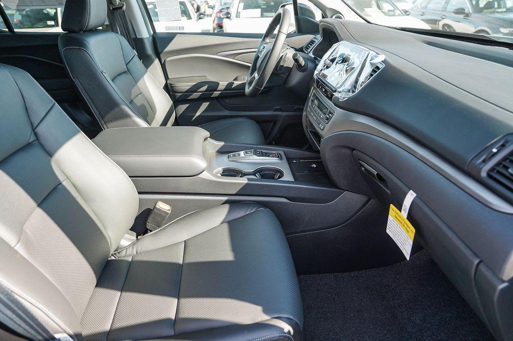 new 2025 Honda Ridgeline car, priced at $44,885