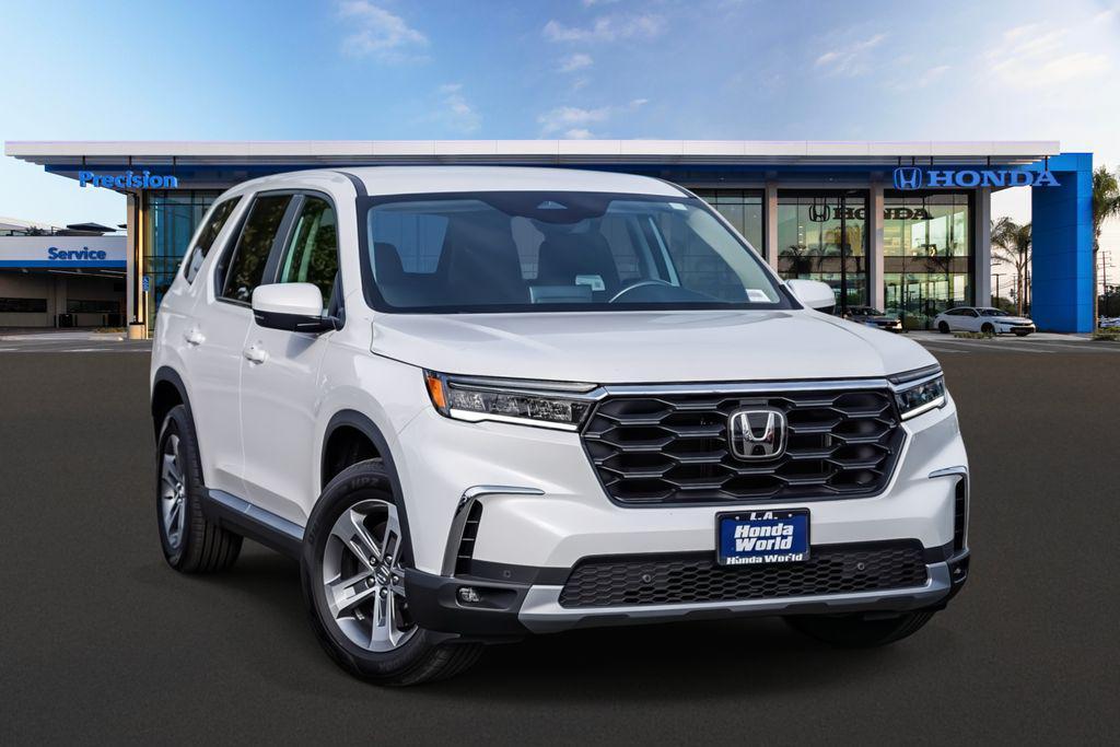 new 2025 Honda Pilot car, priced at $45,405