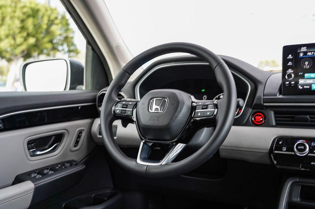 new 2025 Honda Pilot car, priced at $45,405