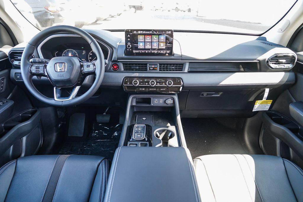 new 2025 Honda Pilot car, priced at $52,995