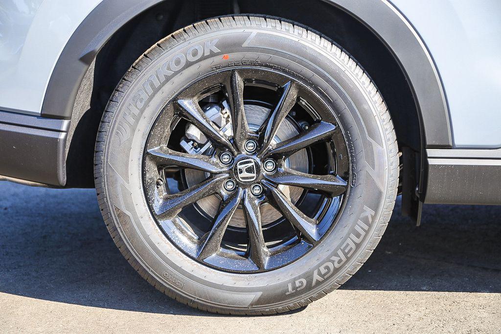 new 2026 Honda CR-V Hybrid car, priced at $40,575