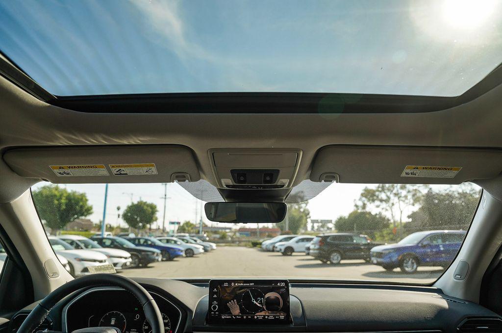 new 2025 Honda Pilot car, priced at $49,450