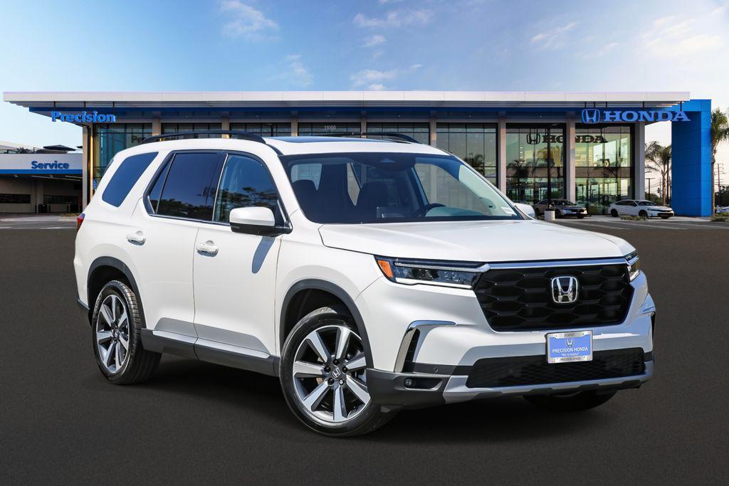 new 2025 Honda Pilot car, priced at $49,450