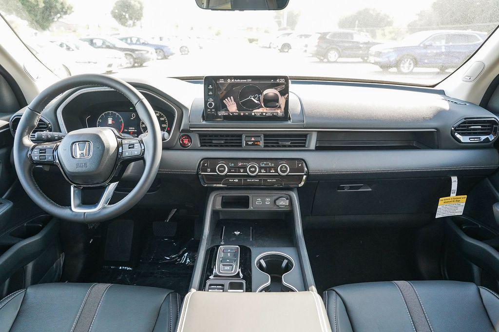 new 2025 Honda Pilot car, priced at $49,450