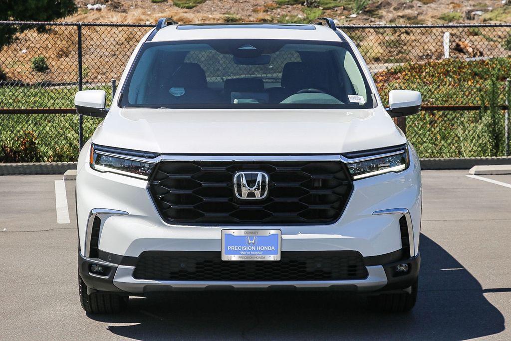 new 2025 Honda Pilot car, priced at $49,450