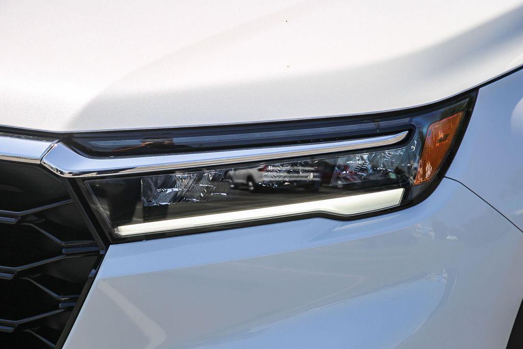 new 2025 Honda Pilot car, priced at $49,450