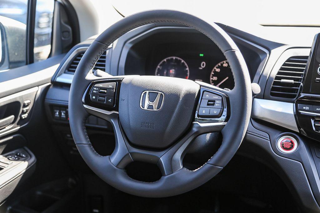 new 2026 Honda Odyssey car, priced at $46,140