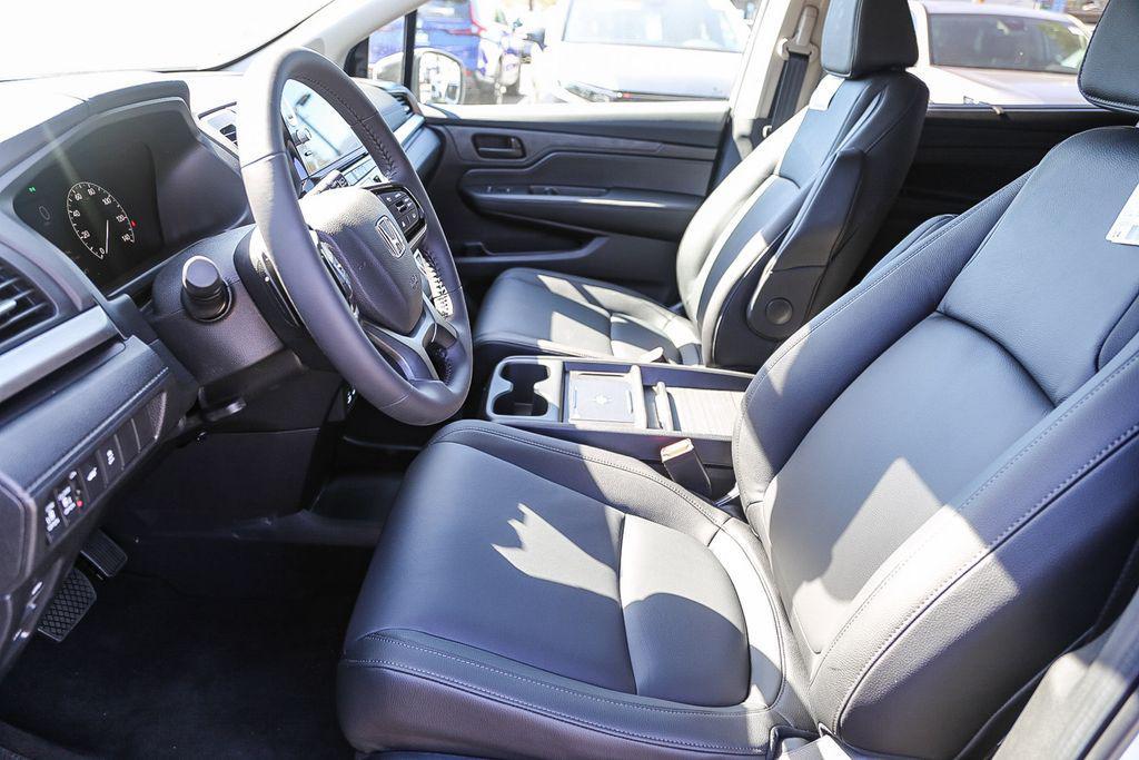 new 2026 Honda Odyssey car, priced at $46,140