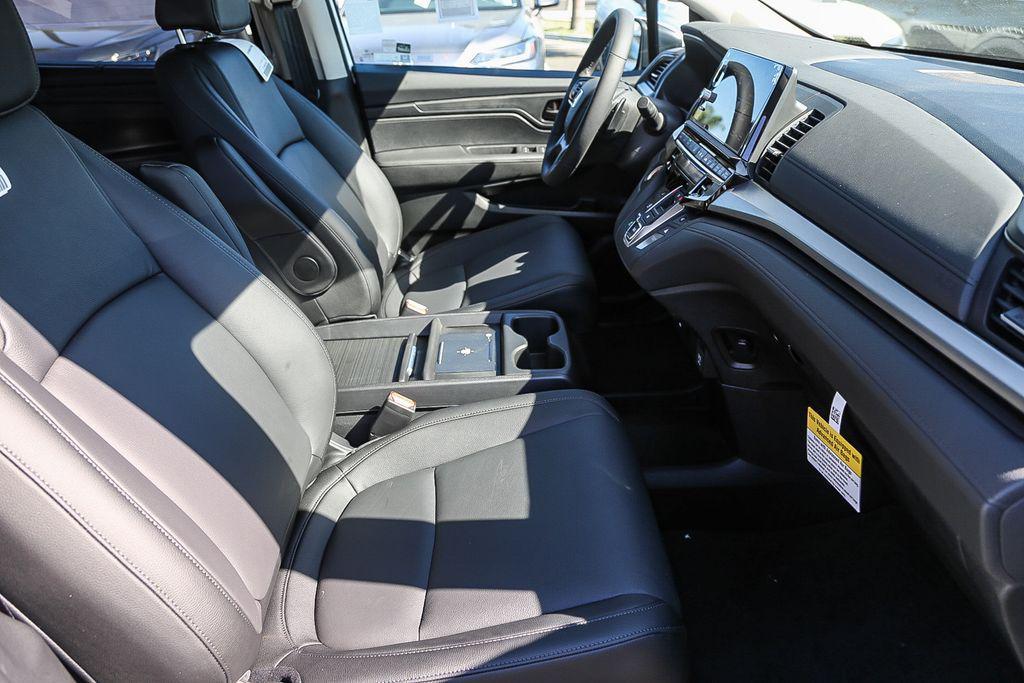 new 2026 Honda Odyssey car, priced at $46,140