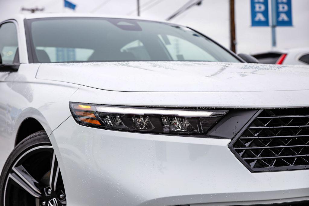 new 2025 Honda Accord Hybrid car, priced at $35,305