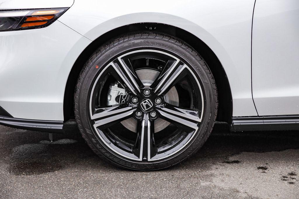 new 2025 Honda Accord Hybrid car, priced at $35,305