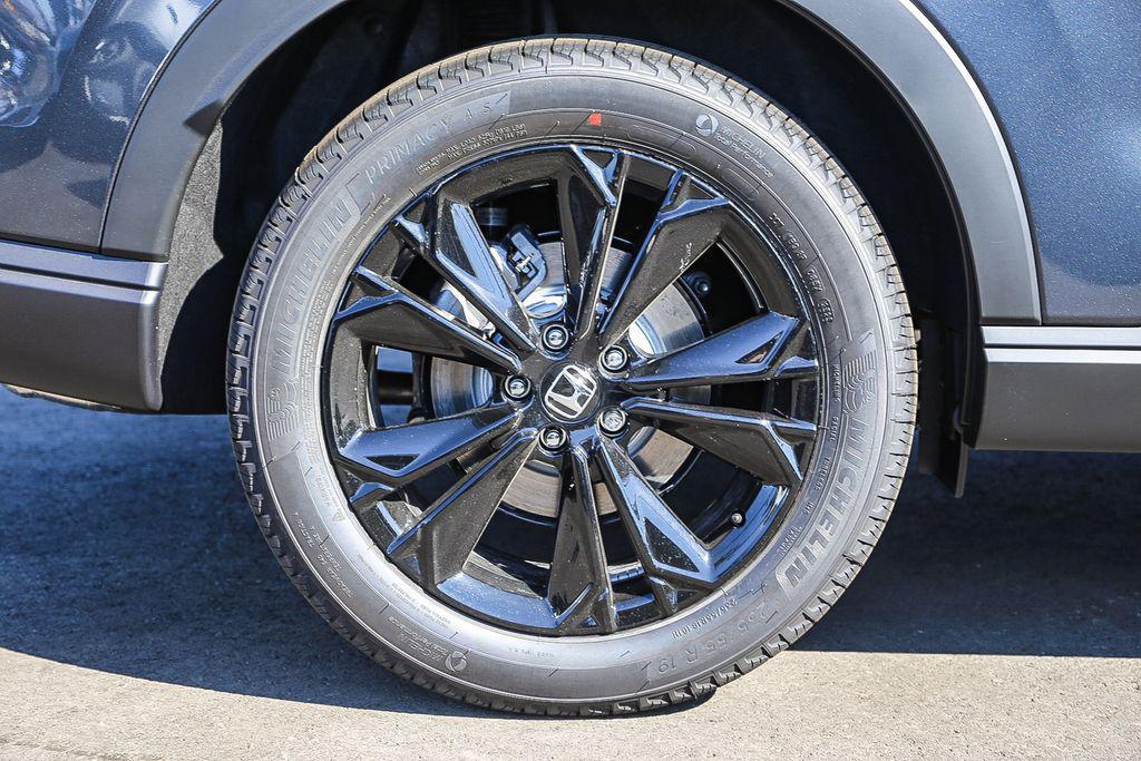 new 2026 Honda CR-V Hybrid car, priced at $43,700