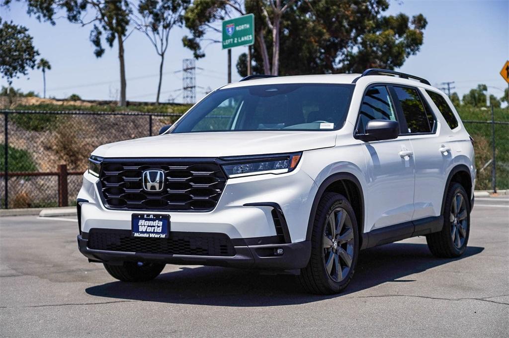 new 2025 Honda Pilot car, priced at $43,850