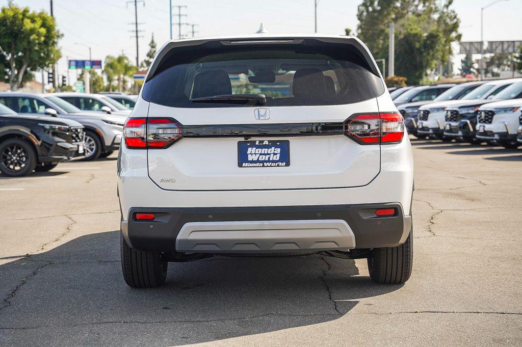 new 2025 Honda Pilot car, priced at $47,505