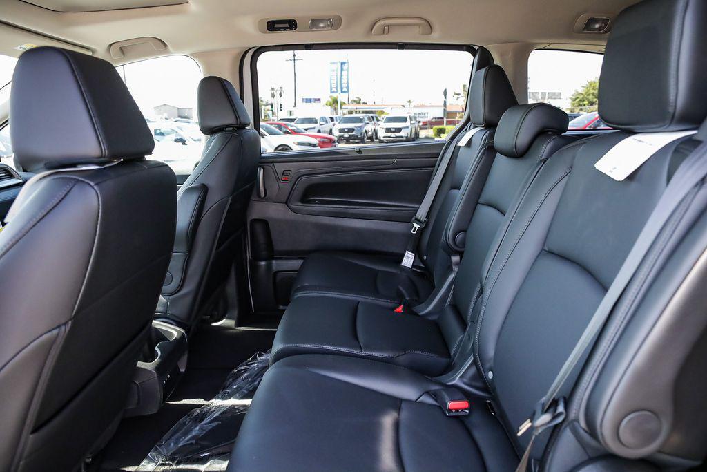 new 2026 Honda Odyssey car, priced at $44,290