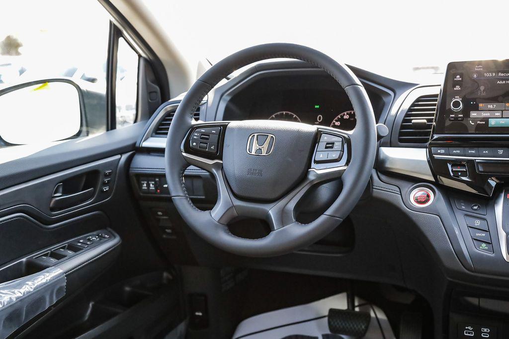 new 2026 Honda Odyssey car, priced at $44,290