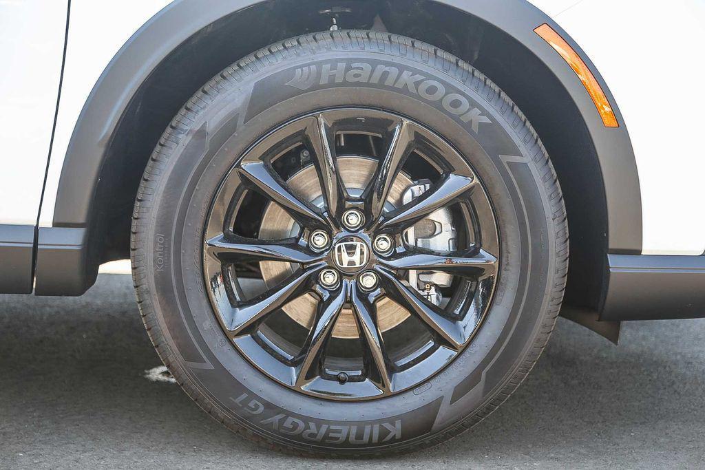 new 2026 Honda CR-V Hybrid car, priced at $40,575