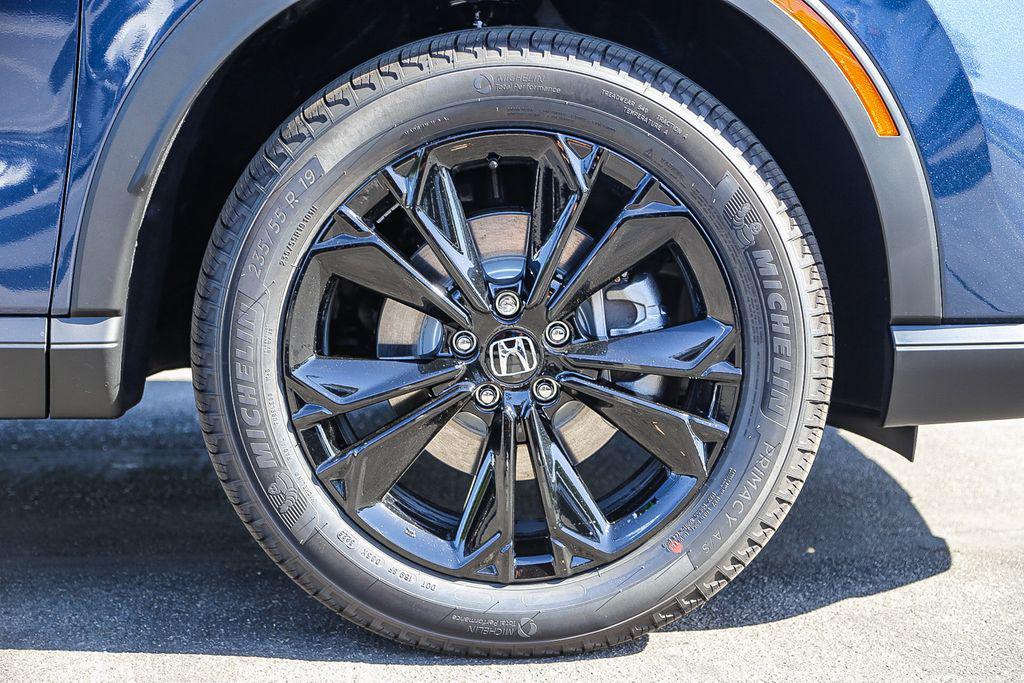new 2026 Honda CR-V Hybrid car, priced at $43,700