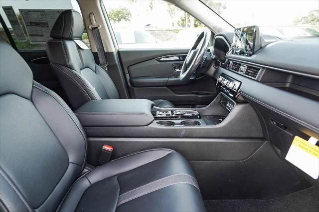 new 2025 Honda Pilot car, priced at $45,405