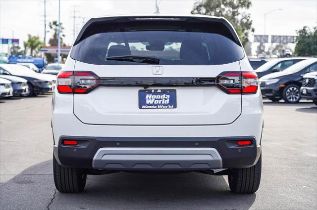 new 2025 Honda Pilot car, priced at $45,405