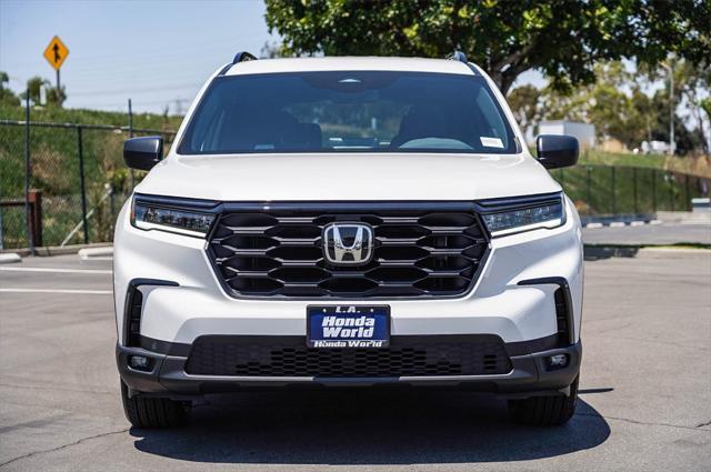 new 2025 Honda Pilot car, priced at $42,105