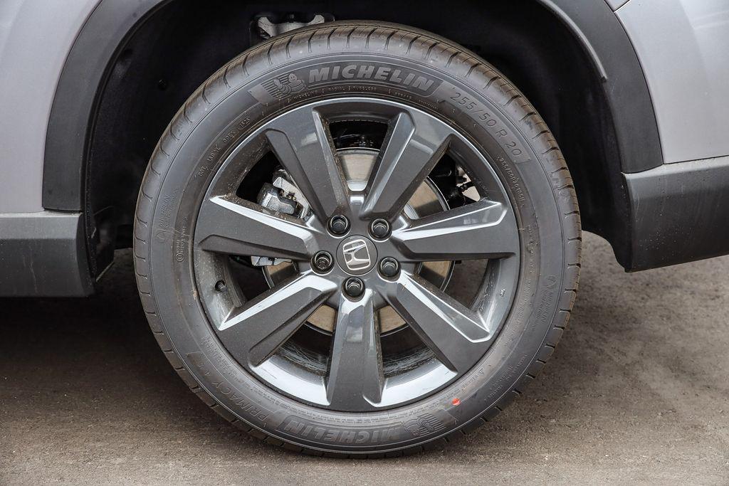 new 2025 Honda Pilot car, priced at $41,695