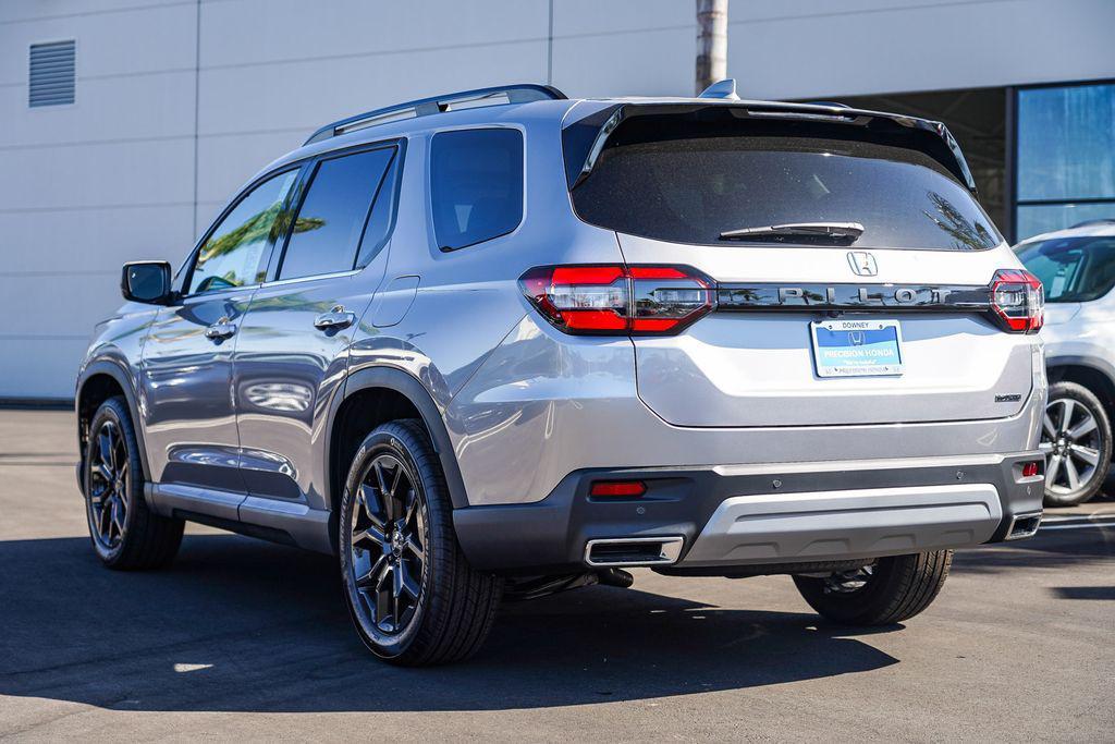 new 2025 Honda Pilot car, priced at $50,895