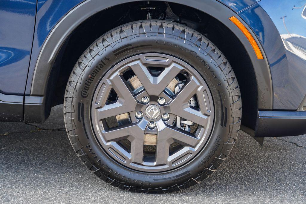 new 2026 Honda CR-V Hybrid car, priced at $40,250