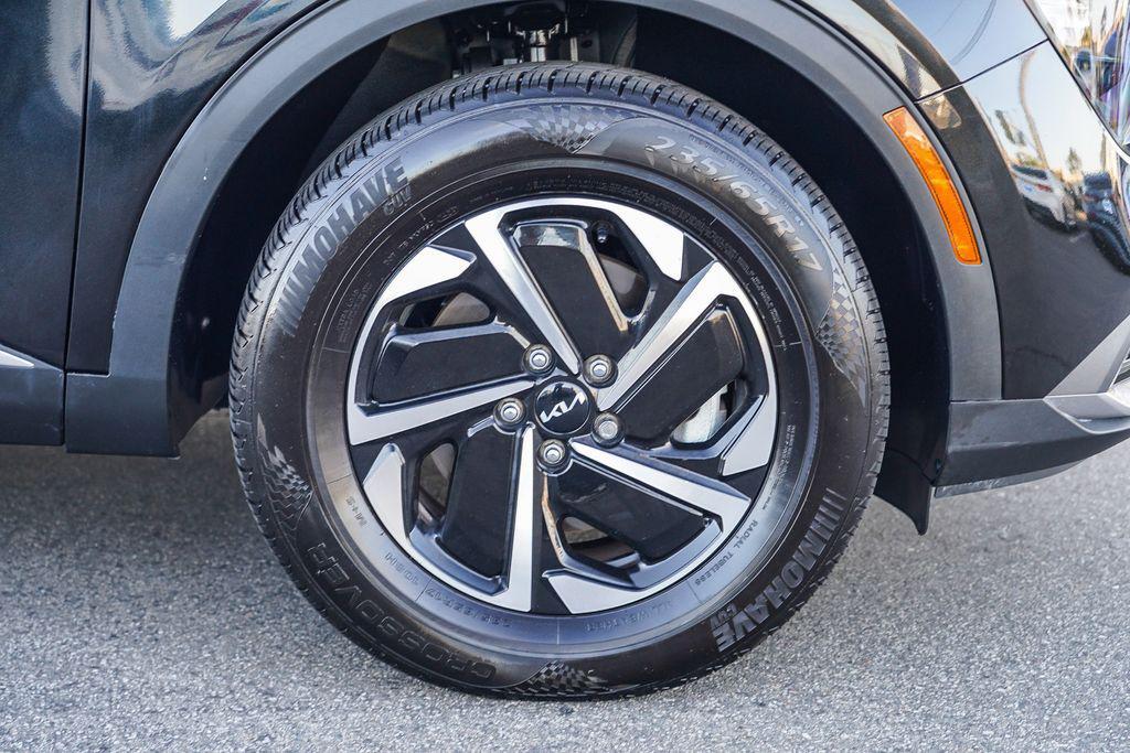 used 2023 Kia Sportage Hybrid car, priced at $21,998