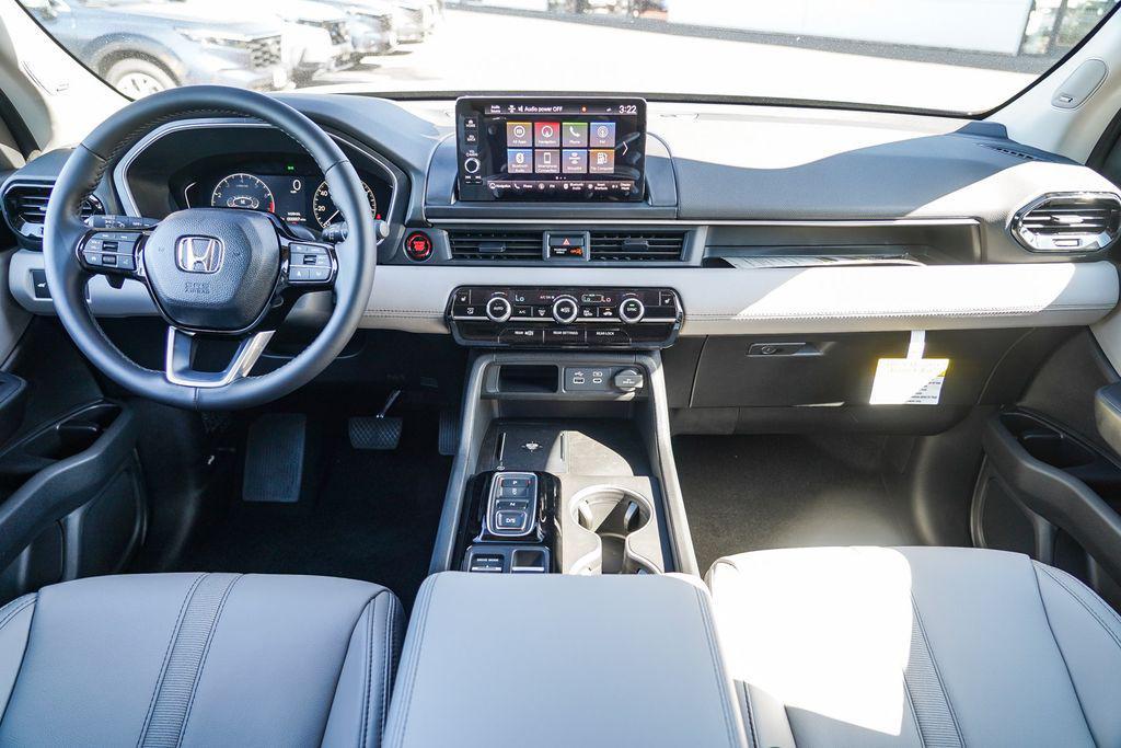 new 2025 Honda Pilot car, priced at $50,895