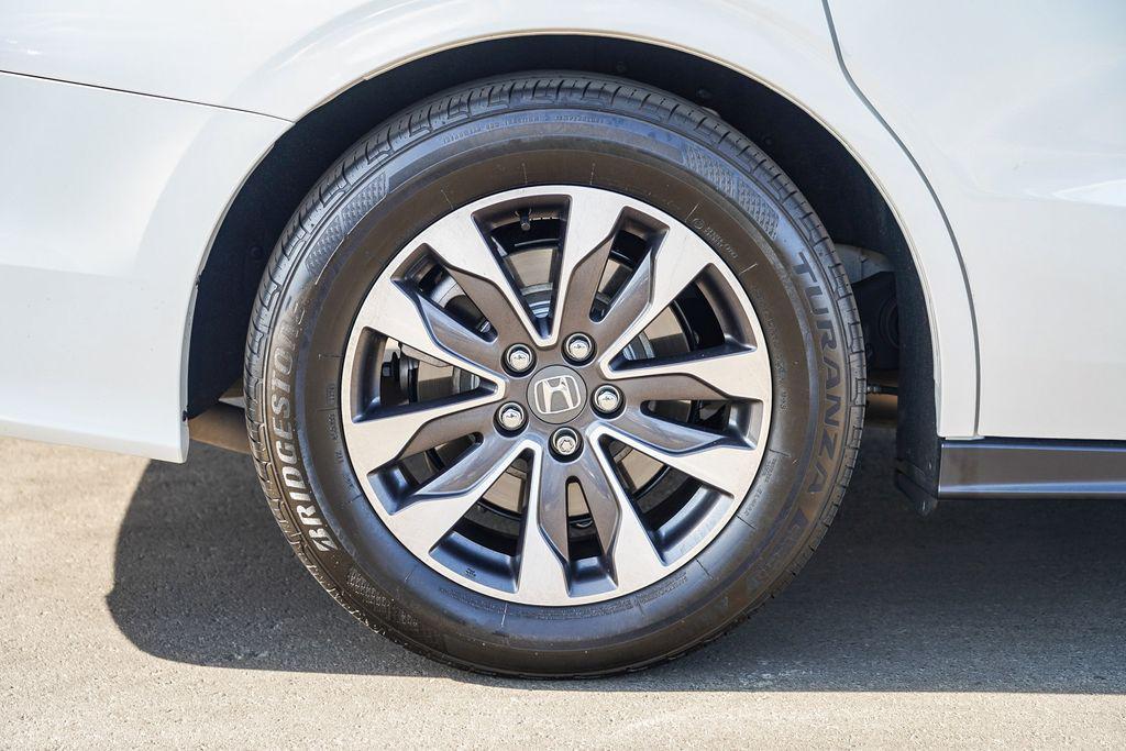 used 2024 Honda Odyssey car, priced at $42,998