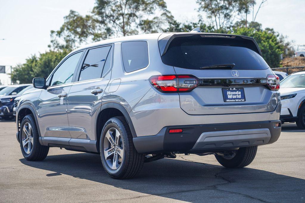 new 2025 Honda Pilot car, priced at $47,095