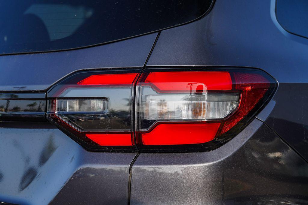 new 2025 Honda Pilot car, priced at $50,850