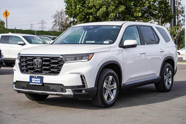 new 2025 Honda Pilot car, priced at $45,050