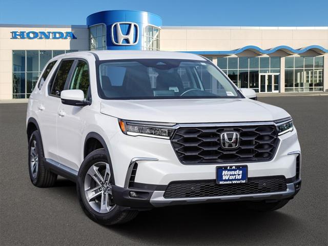 new 2025 Honda Pilot car, priced at $45,050