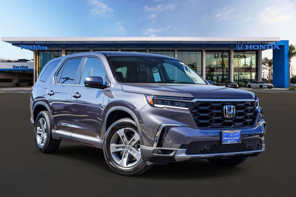 new 2025 Honda Pilot car, priced at $45,725