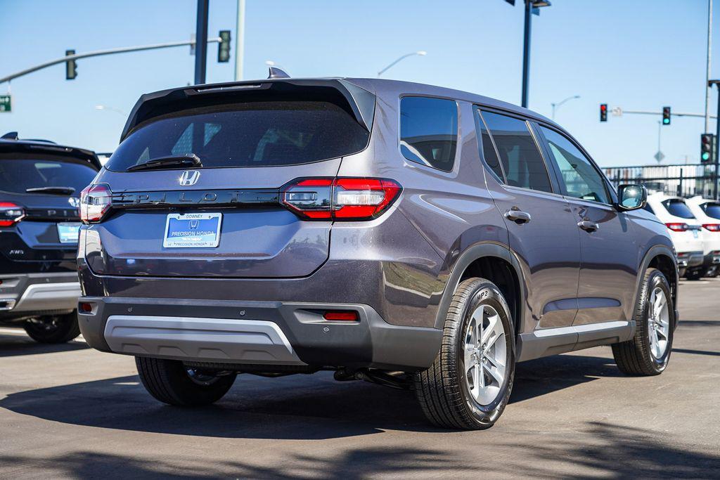 new 2025 Honda Pilot car, priced at $45,725