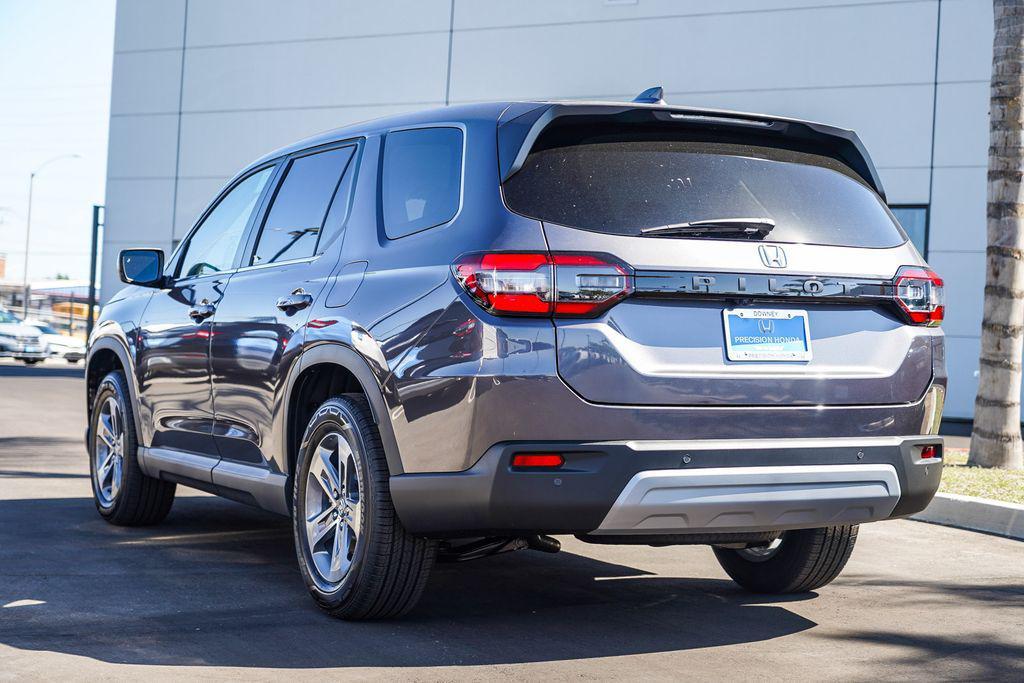 new 2025 Honda Pilot car, priced at $45,725