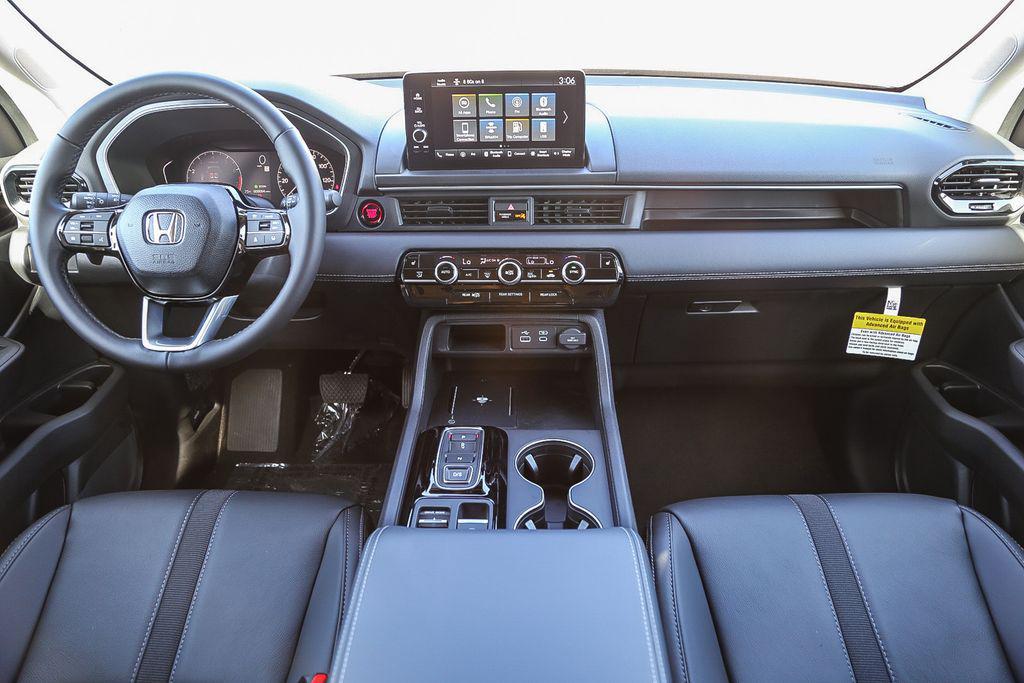 new 2025 Honda Pilot car, priced at $45,725