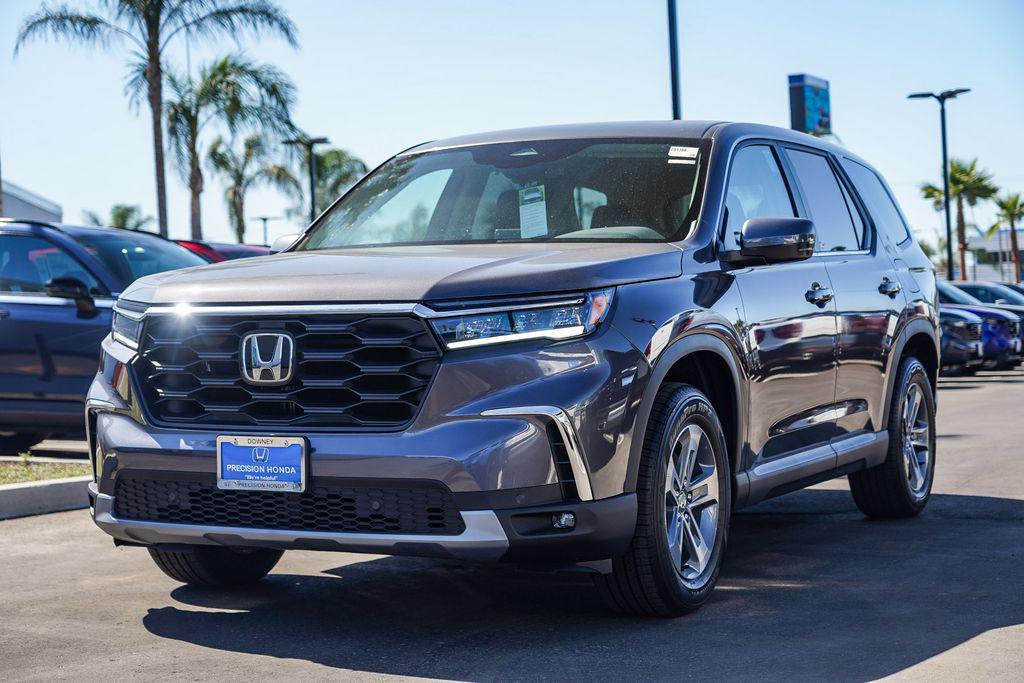 new 2025 Honda Pilot car, priced at $45,725