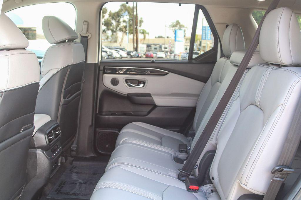 used 2024 Honda Pilot car, priced at $38,998