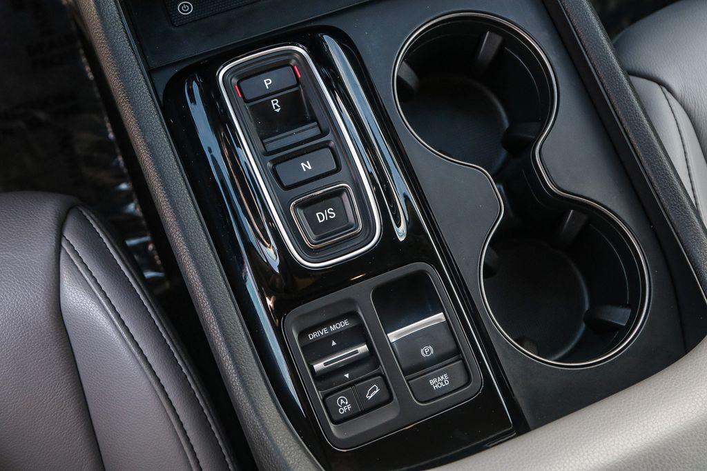 used 2024 Honda Pilot car, priced at $38,998