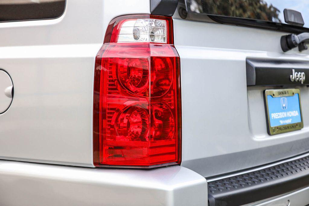 used 2006 Jeep Commander car, priced at $7,995