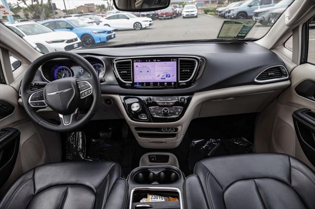 used 2023 Chrysler Pacifica car
