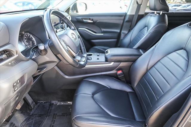 used 2023 Toyota Highlander car