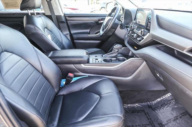 used 2023 Toyota Highlander car